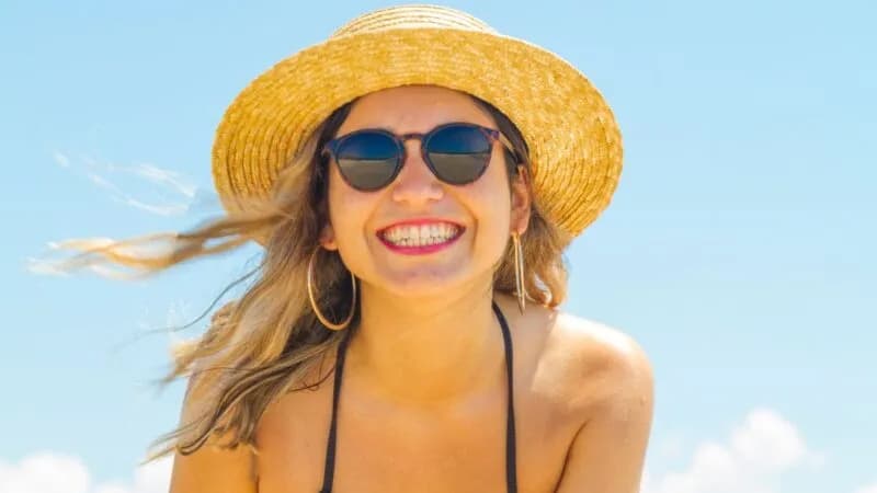 Czy czapka chroni przed udarem? Sprawdź, jak się chronić przed słońcem