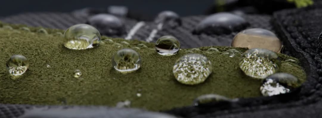 Czym impregnować buty, aby skutecznie chronić je przed wodą?